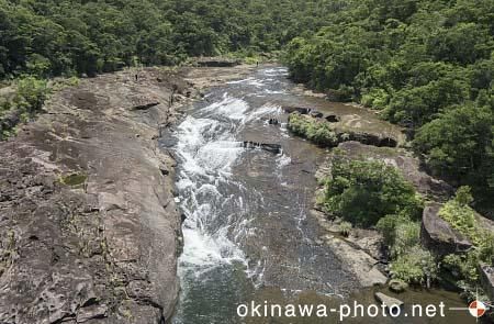 カンピレーの滝