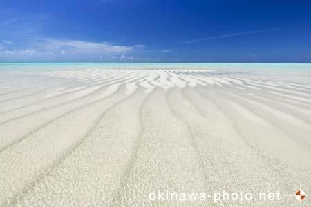 池間大橋横の海