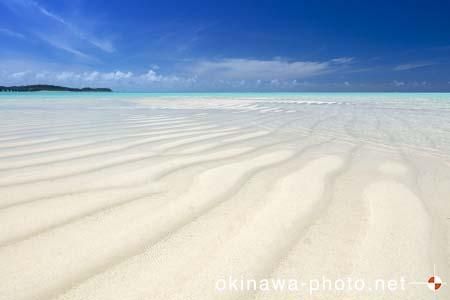 池間大橋横の海