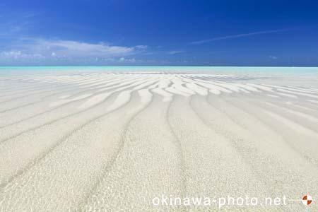 池間大橋横の海