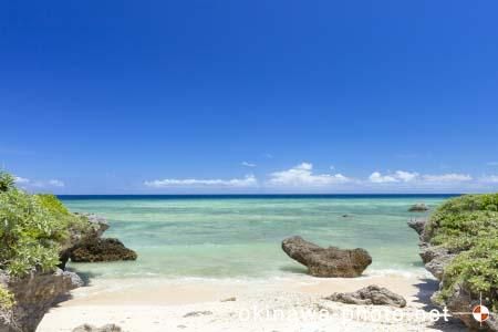 海沿いのビーチ