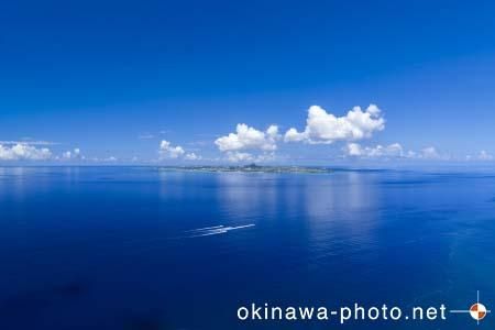 夏雲のある風景