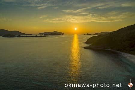 夕日のある風景