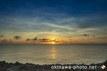 夕日の広場から