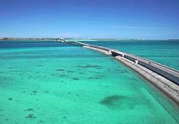 伊良部大橋(伊良部島側)