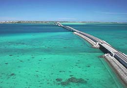 伊良部大橋(伊良部島側)