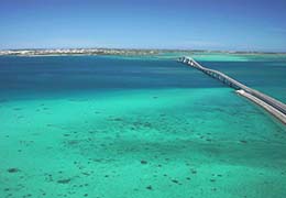 伊良部大橋(伊良部島側)