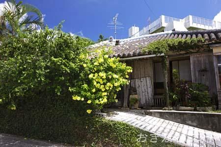 壷屋やちむん通り