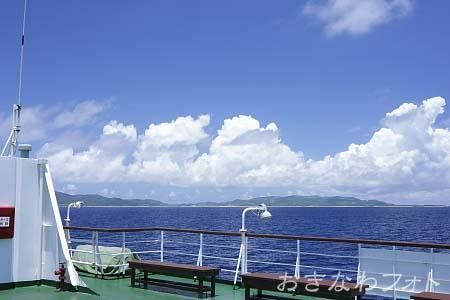 フェリーから望む