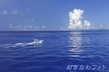 夏雲のある風景