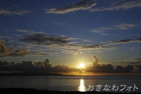 夕日のある風景