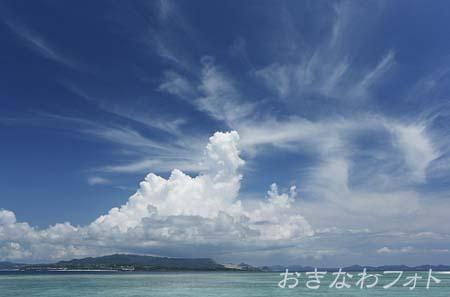 夏雲のある風景