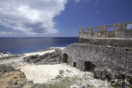 燐鉱石貯蔵庫跡