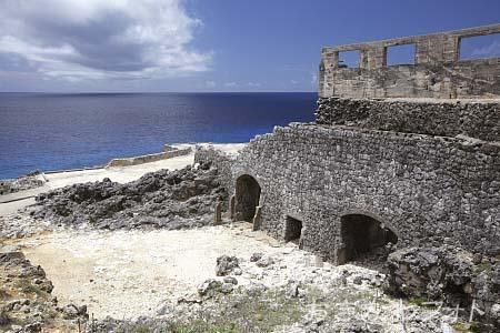 燐鉱石貯蔵庫跡