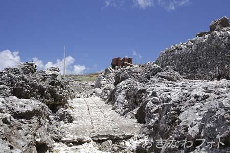 燐鉱石貯蔵庫跡