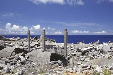 燐鉱石貯蔵庫跡