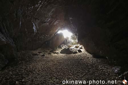 クヤマ洞窟