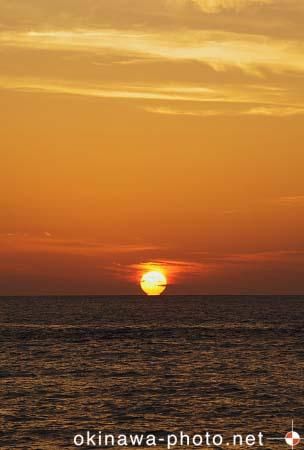 夕日が沈む風景
