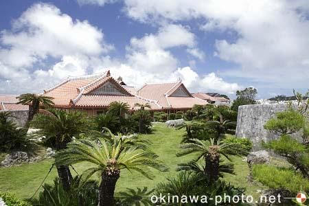 書院・鎖之間と庭園
