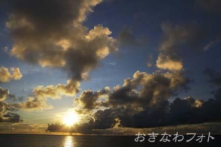 夕日のある風景