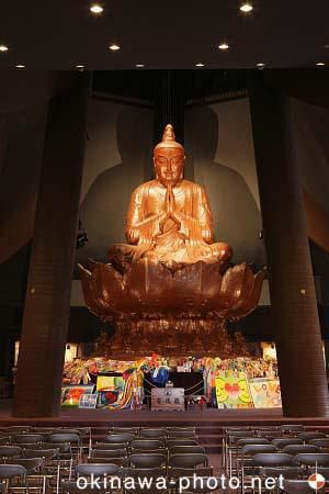 沖縄平和祈念像