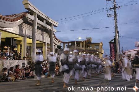 平敷屋エイサー