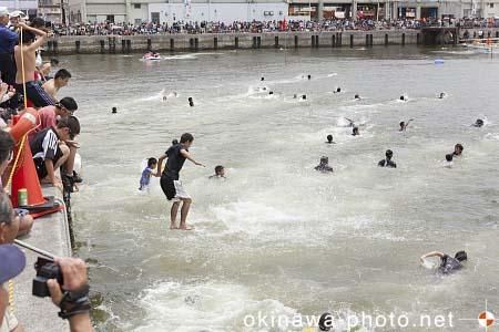 アヒル取り競争