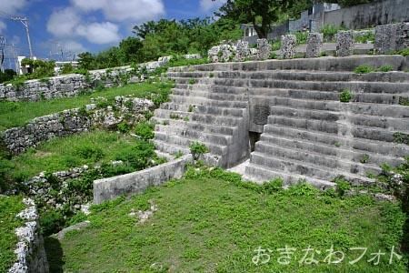 仲宗根豊見親の墓