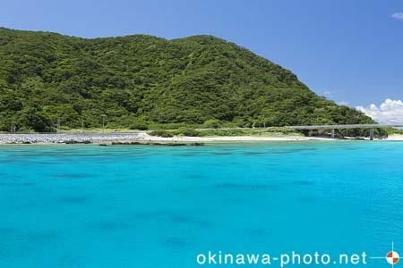 慶留間島の海