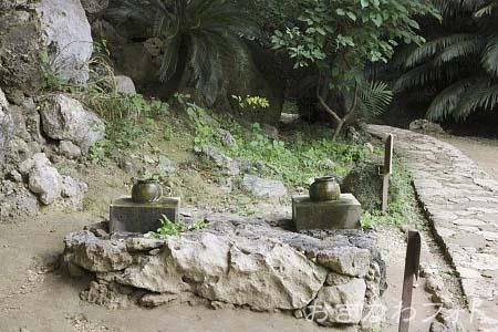 シキヨダユルとアマダユルの壺