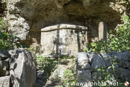 今泊の津屋口墓
