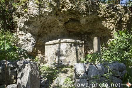 今泊の津屋口墓