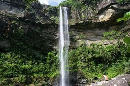 ピナイサーラの滝