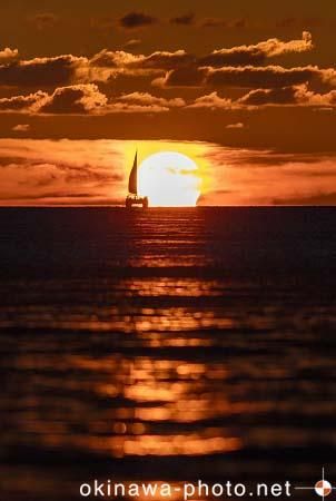 夕日のある風景