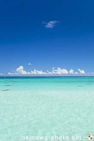 下地島空港横の海