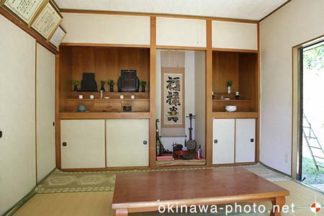 今帰仁ノロ殿内